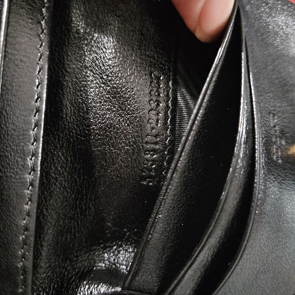 Gucci Quilted Black Wallet with Red Accents - Picture 8 of 16